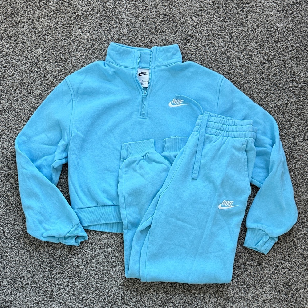 Nike Girls Club Fleece Light Blue Sweat Set - YL